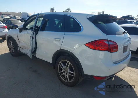 2013 Porsche Cayenne z USA, uszkodzony, nr VIN WP1AA2A23DLA10635